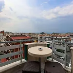 Hikmethan Kusadası