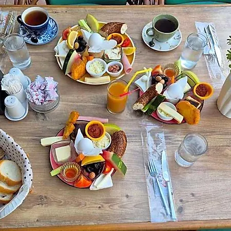 Hikmethan 2* Kusadası